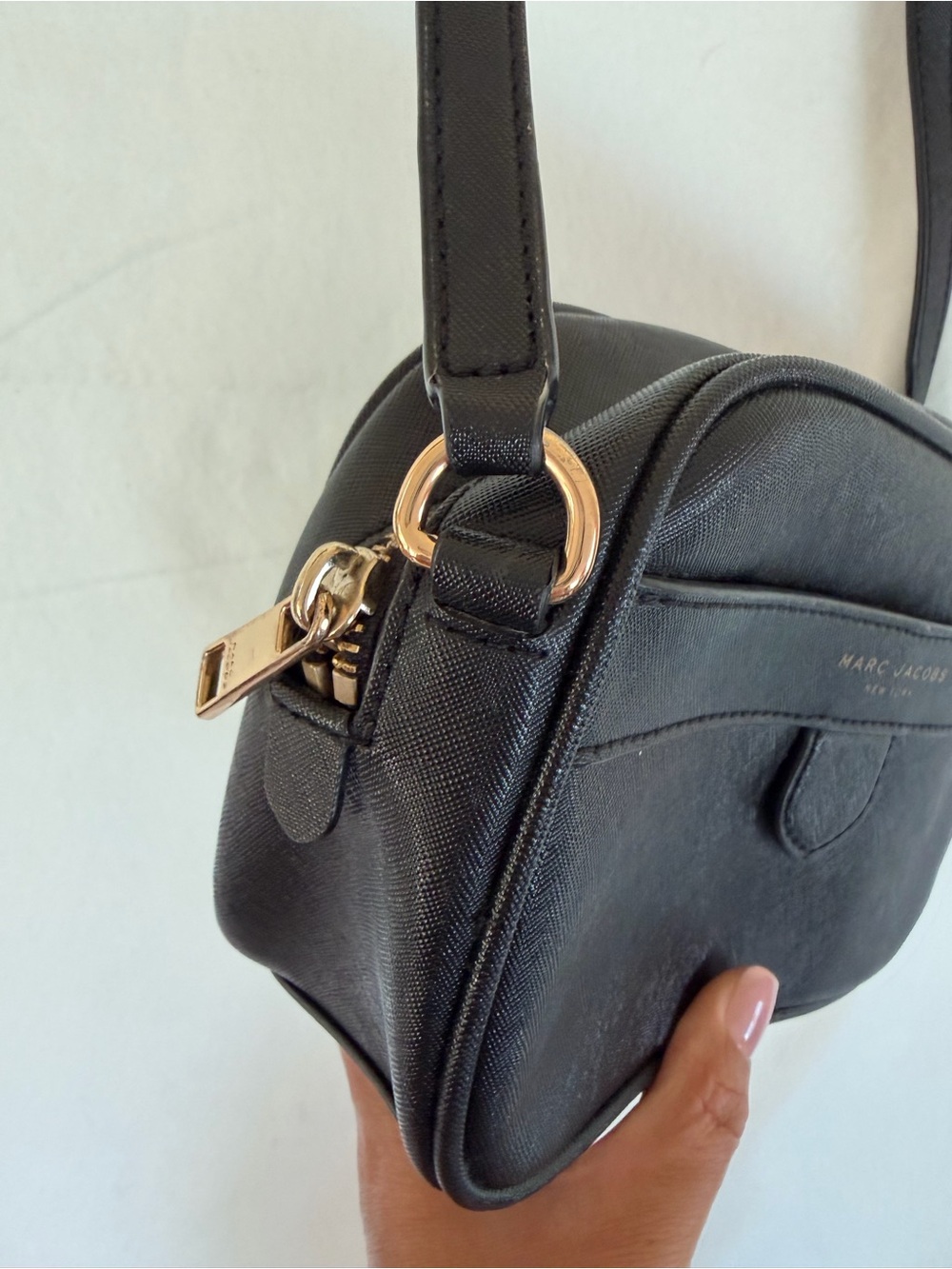 Marc Jacobs Black Saffiano Crossbody Camera Bag - Picture 6 of 10